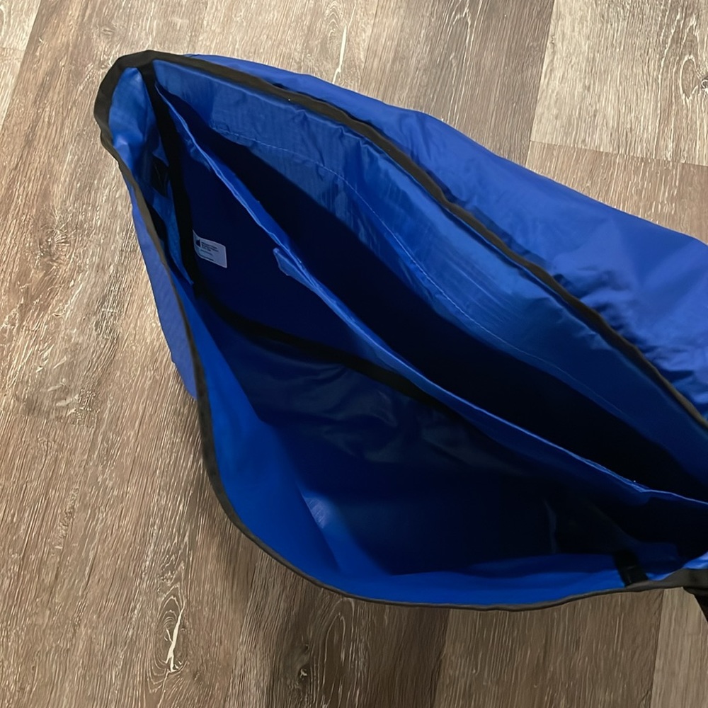 MEC Nylon travel Messenger Bag - Picture 5 of 5